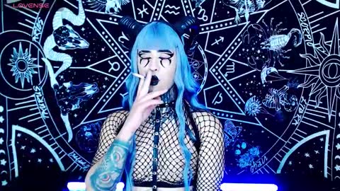 caroline online show from October 9, 1:11 am