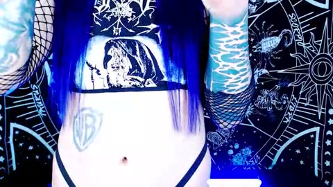 caroline online show from November 11, 1:52 am