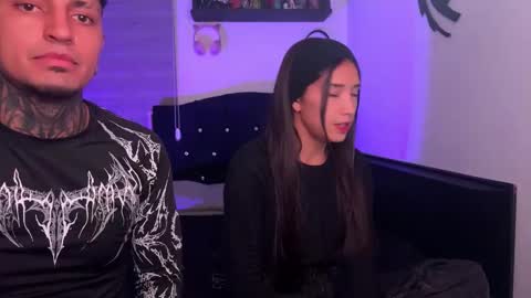 Jean Y Isa online show from March 28, 4:14 am