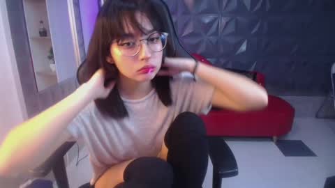 Snapshot of noeva_ chatting on September 16, 5:49 pm Noeva online show from September 16, 5:49 pm