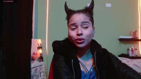 Snapshot of noha_thomson chatting on March 5, 4:13 am Noha Thomson online show from March 5, 4:13 am