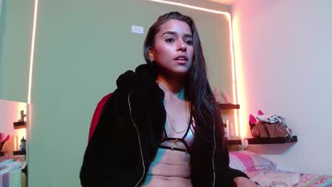 Snapshot of noha_thomson chatting on February 13, 7:45 am Noha Thomson online show from February 13, 7:45 am