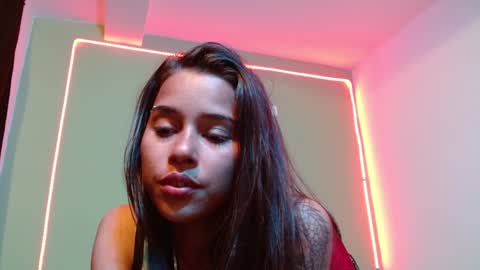 Snapshot of noha_thomson chatting on December 12, 8:53 pm Noha Thomson online show from December 12, 8:53 pm
