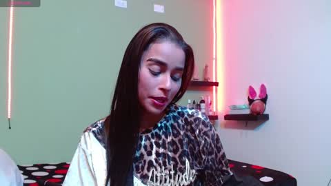 Snapshot of noha_thomson chatting on February 2, 9:13 pm Noha Thomson online show from February 2, 9:13 pm