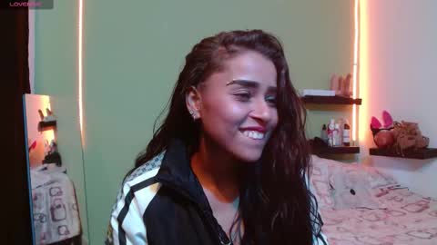 Snapshot of noha_thomson chatting on February 25, 9:15 pm Noha Thomson online show from February 25, 9:15 pm