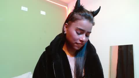 Snapshot of noha_thomson chatting on December 15, 1:46 am Noha Thomson online show from December 15, 1:46 am