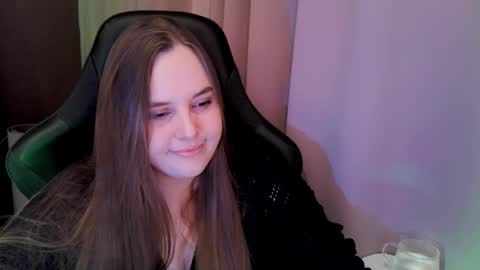 noir_ember_ online show from March 10, 4:55 pm