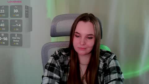 noir_ember_ online show from May 22, 4:25 pm