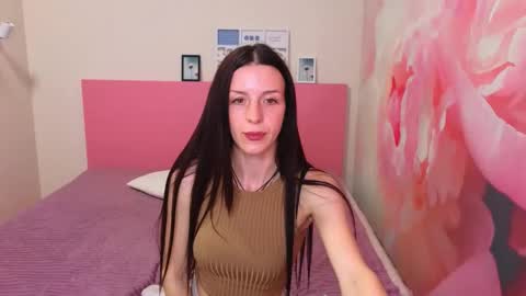 NoirDiva online show from May 25, 12:44 pm