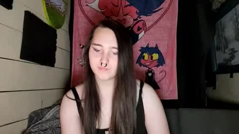 nonbinarybeauty20 online show from April 18, 8:20 pm