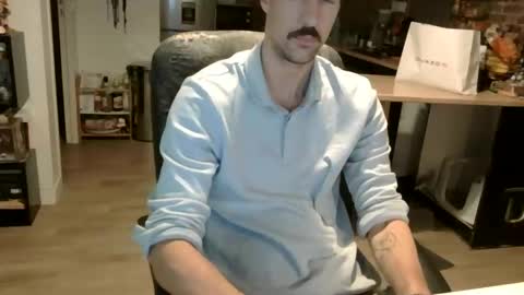 Snapshot of nonnyme chatting on September 18, 6:34 pm Isaac online show from September 18, 6:34 pm