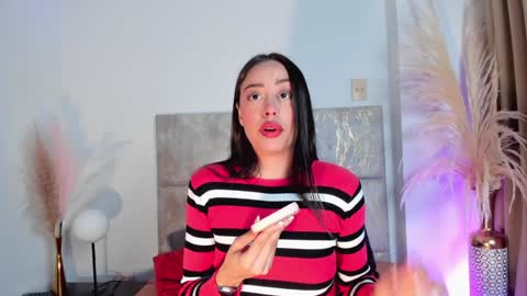 Snapshot of nora_dasilva chatting on February 5, 1:15 am Nora Da Silva online show from February 5, 1:15 am