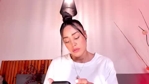 Nora Da Silva online show from March 10, 12:37 am