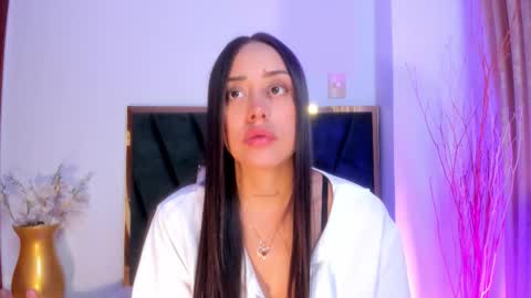 Nora Da Silva online show from February 7, 12:57 am