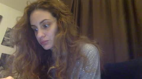 Snapshot of norablues chatting on December 1, 6:10 pm norablues online show from December 1, 6:10 pm