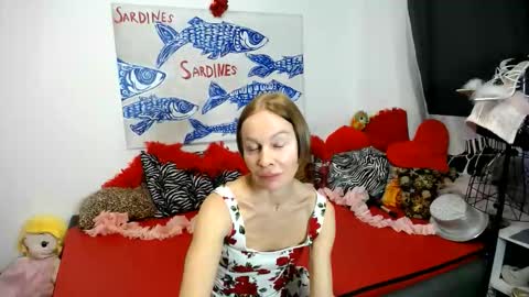 Nora online show from May 28, 9:35 pm
