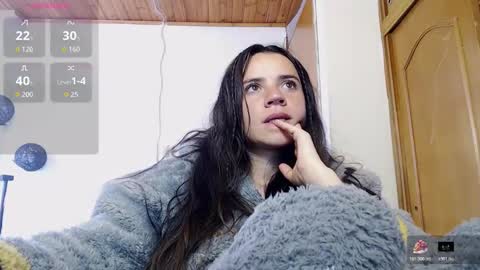 noreen_ online show from October 24, 3:46 pm