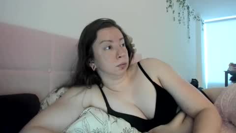 Emily snow online show from May 21, 11:44 pm