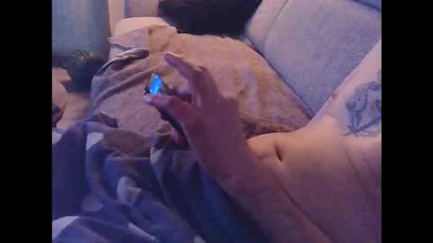 nostrezzzcum online show from November 9, 6:50 am