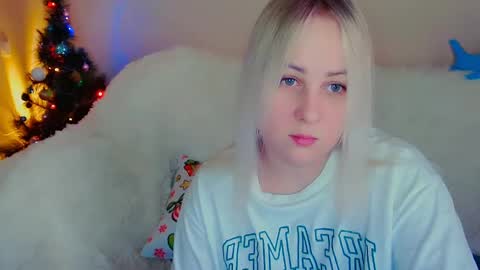 Snapshot of not_nakedcat chatting on December 23, 2:45 am hi glad to chat online show from December 23, 2:45 am