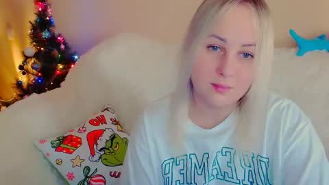 Snapshot of not_nakedcat chatting on December 23, 6:00 am hi glad to chat online show from December 23, 6:00 am