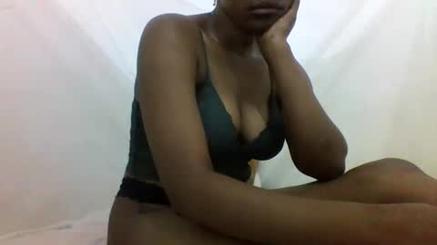 Snapshot of notoy1 chatting on March 6, 6:05 pm notoy1 online show from March 6, 6:05 pm