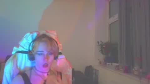 Lucy online show from February 27, 2:04 am