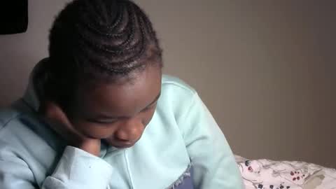 novaah online show from December 3, 1:48 am