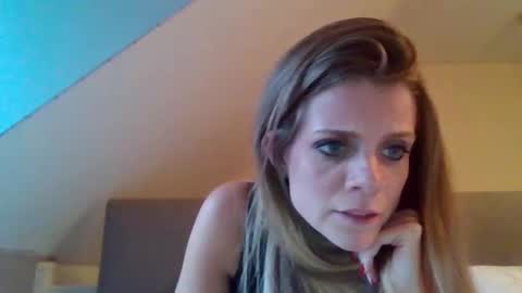 Alice  Nudgeman online show from September 26, 5:21 pm