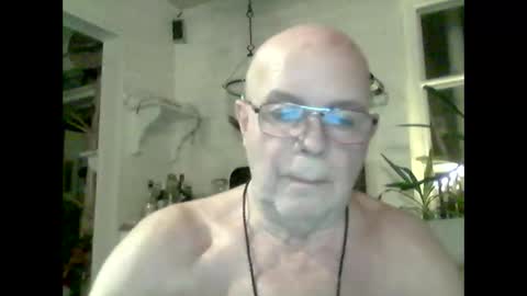 Haky online show from December 8, 6:06 pm