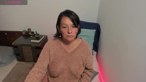 nuit_rose online show from November 14, 2:25 am