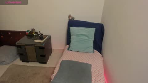 nuit_rose online show from November 15, 2:35 am