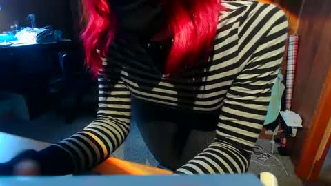 femsammy online show from September 19, 5:27 pm