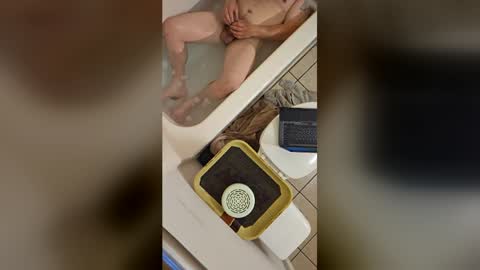 nuthn2chere online show from April 19, 11:00 am