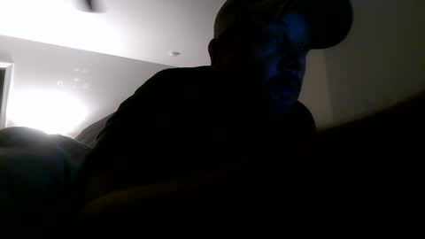 nuttincowboy727272 online show from April 29, 12:26 am