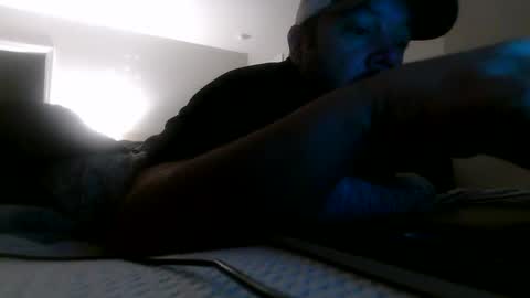 nuttincowboy727272 online show from April 3, 10:00 am