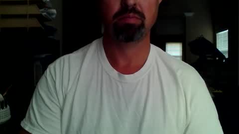 nvrenuff1979 online show from November 23, 1:31 pm