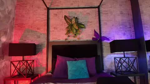  NXY  online show from September 26, 7:22 pm