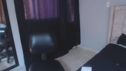 NyahMackenzie online show from December 6, 6:00 pm