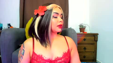 Nia online show from July 13, 2:04 am