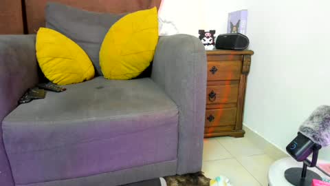 Nia online show from August 4, 12:50 am