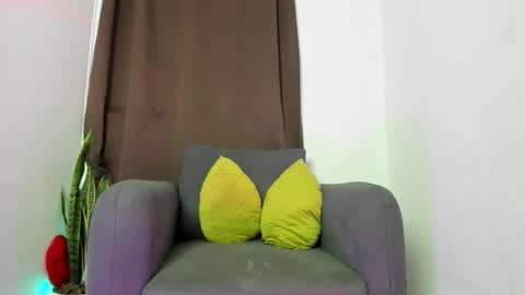 Nia online show from December 14, 4:30 am