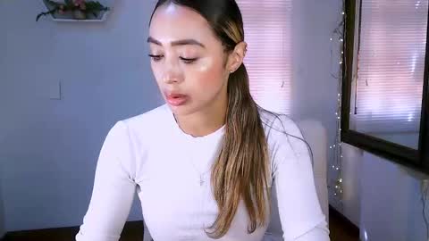 Nycole online show from September 26, 2:47 pm