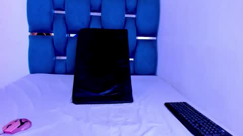 xionela gates online show from September 27, 8:50 pm