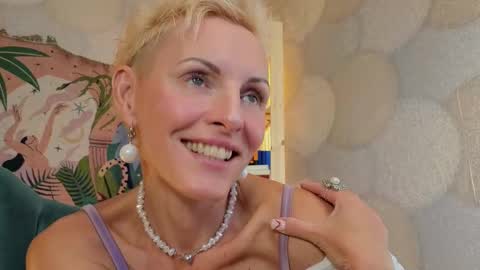 Angie online show from September 19, 6:06 am