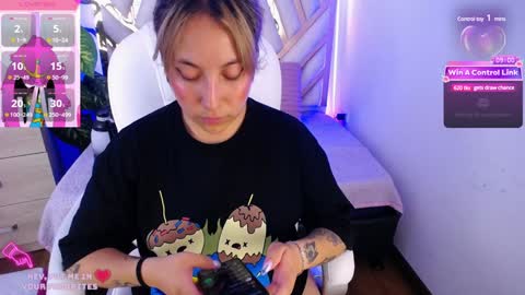 Snapshot of nyx_andria chatting on January 30, 3:00 am Alex . online show from January 30, 3:00 am