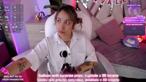 Snapshot of nyx_andria chatting on February 16, 1:25 am Alex . online show from February 16, 1:25 am