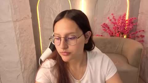 Online 800 to 1400 online show from October 3, 1:52 pm