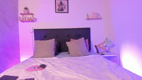 nyxa_ online show from October 11, 1:54 am