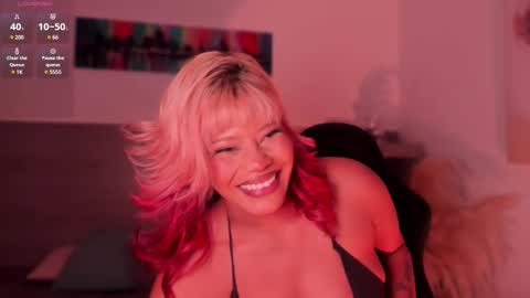 Snapshot of nyxshadow__ chatting on February 19, 4:23 am Nyx Shadow online show from February 19, 4:23 am